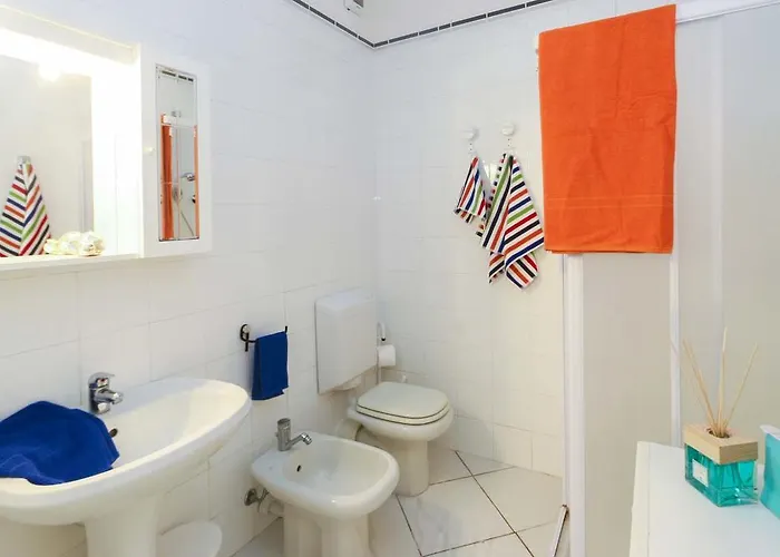 Il Porto Trilocale Nr.7 * Порт-Аццурро